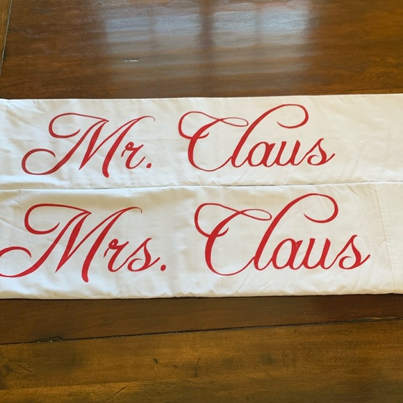 Mr. Claus 🎅 Mrs. Claus King pillowcases ❤️ - Picture 1 of 5